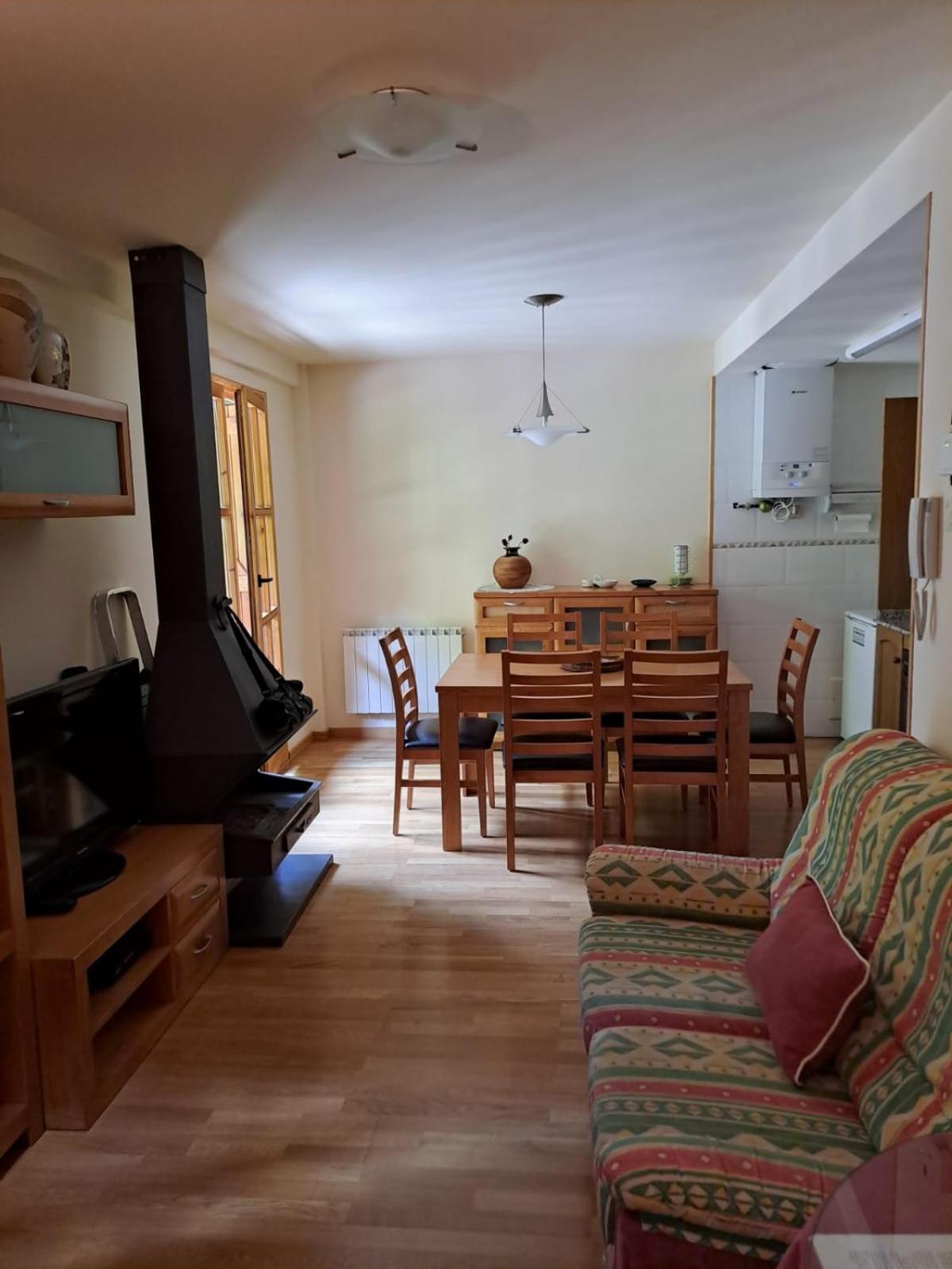 Duplex De Muntanya En Zona Verda A Escalo Ngoại thất bức ảnh